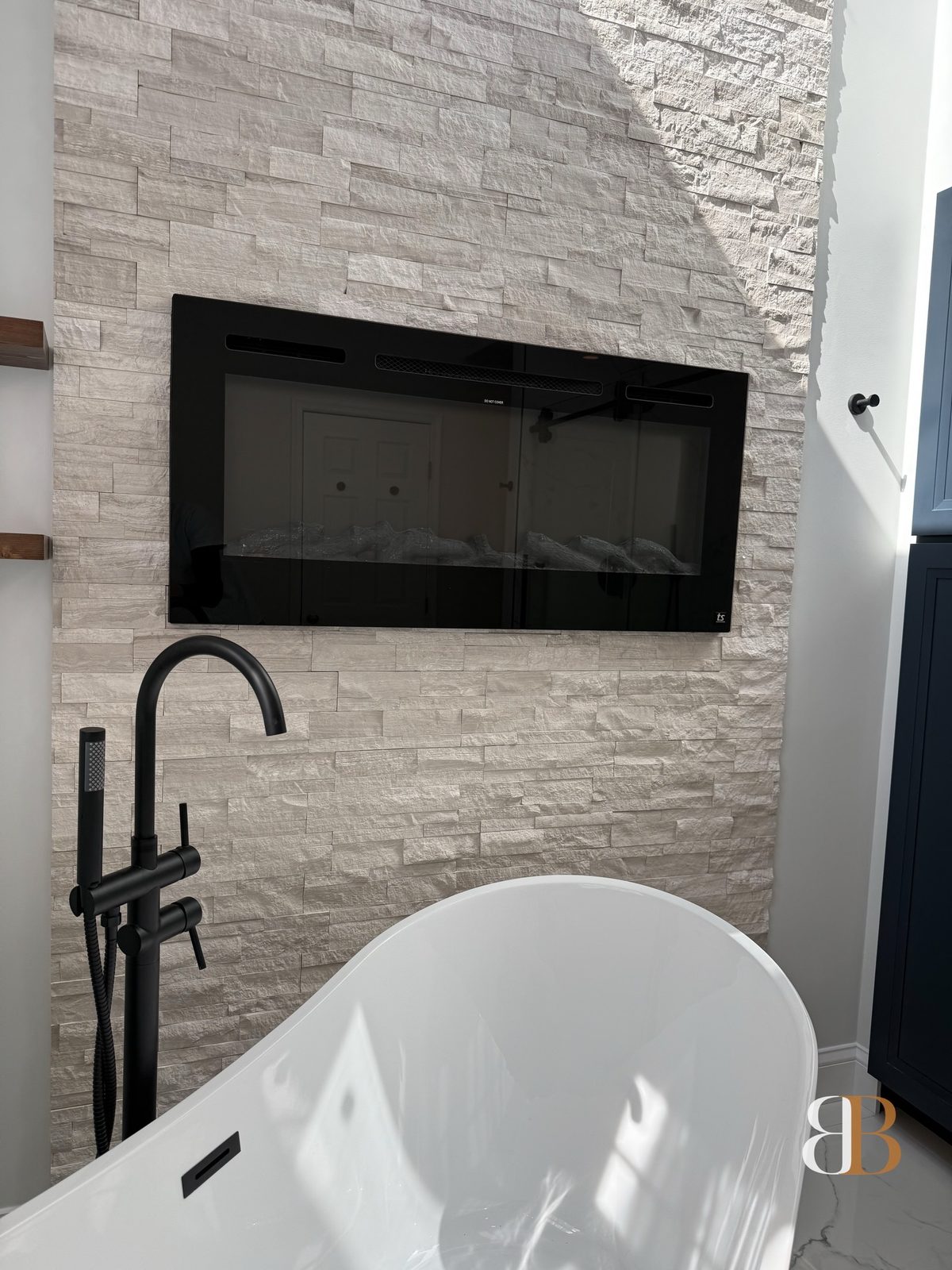 Modern bathroom remodel in Blue Bell by B&B Associates Creations — photo 15