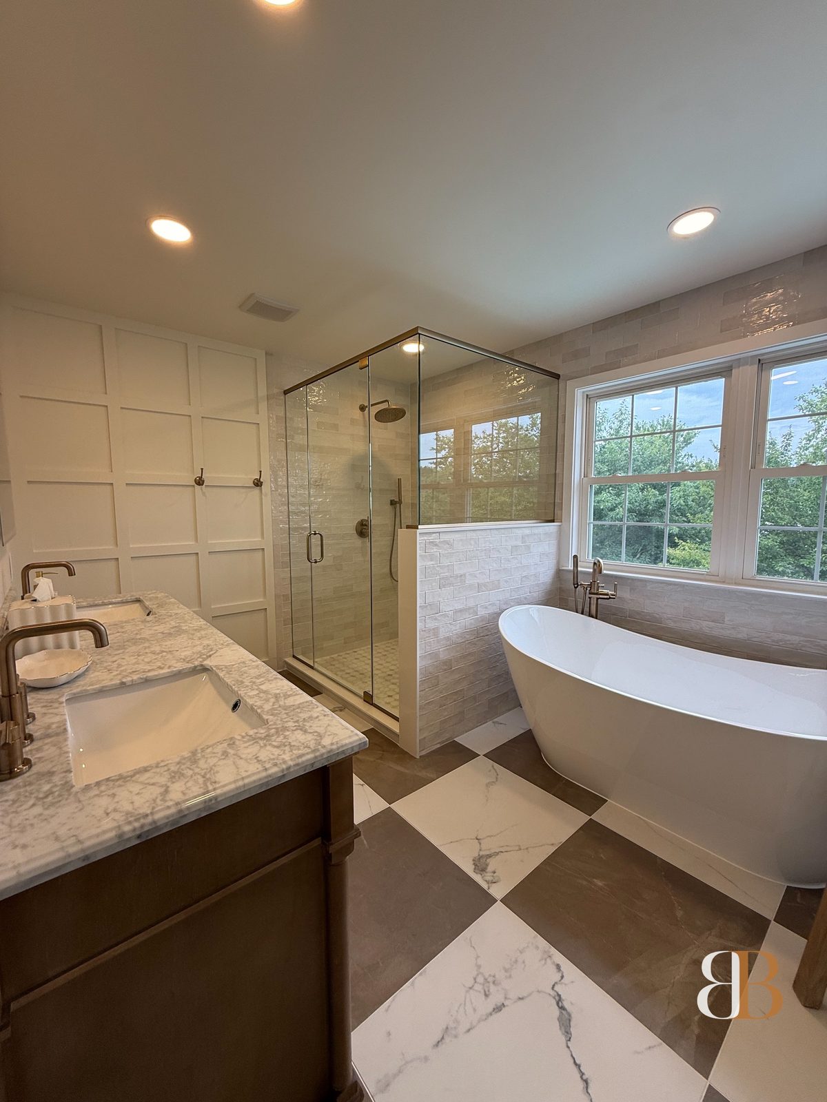 Classic bathroom in Pipersville by B&B Associates Creations